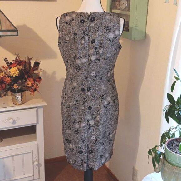 Liz Claiborne Tapestry Floral Dress. Career, Professional,  Beigecore - Picture 6 of 14